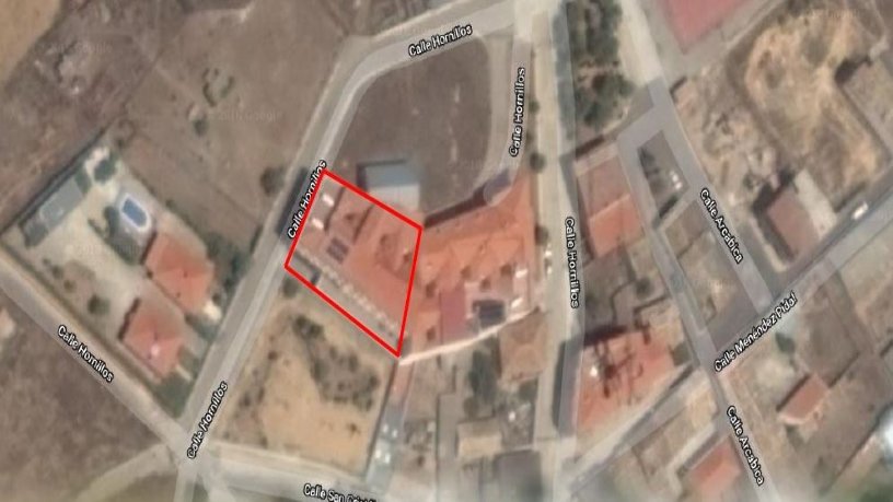 Parking space on street Hornillos, Arcas
