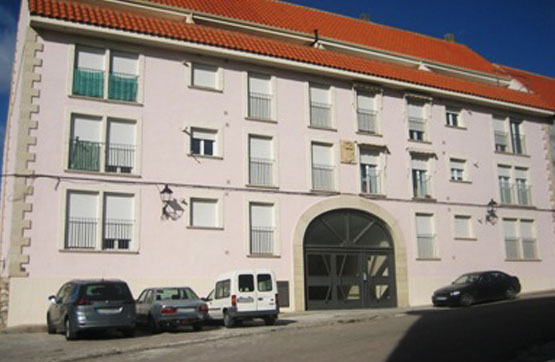 Parking space  on street Palacio, Pareja