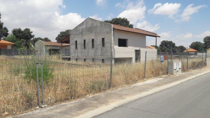 Travail arrêté dans rue El Curial (Urb. Monte De Los Santos), Chiloeches, Guadalajara