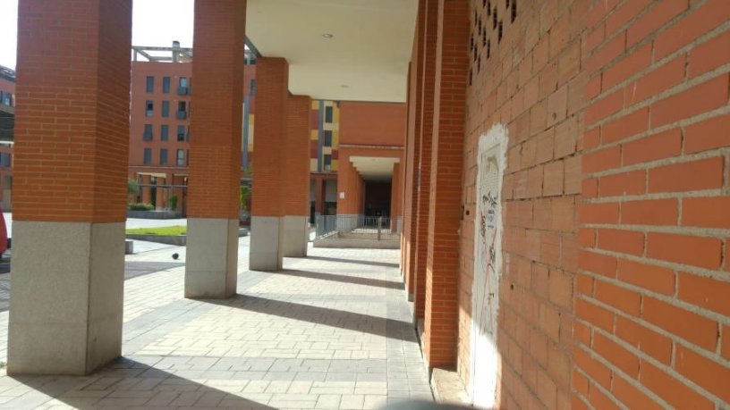 Local comercial de 215m² en calle Francia, Azuqueca De Henares, Guadalajara