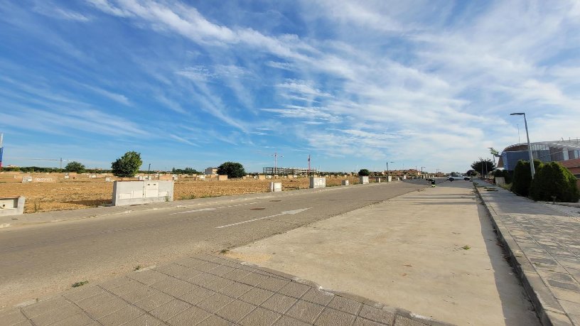 Terrain urbain de 132m² dans rue Hinojo, Marchamalo, Guadalajara