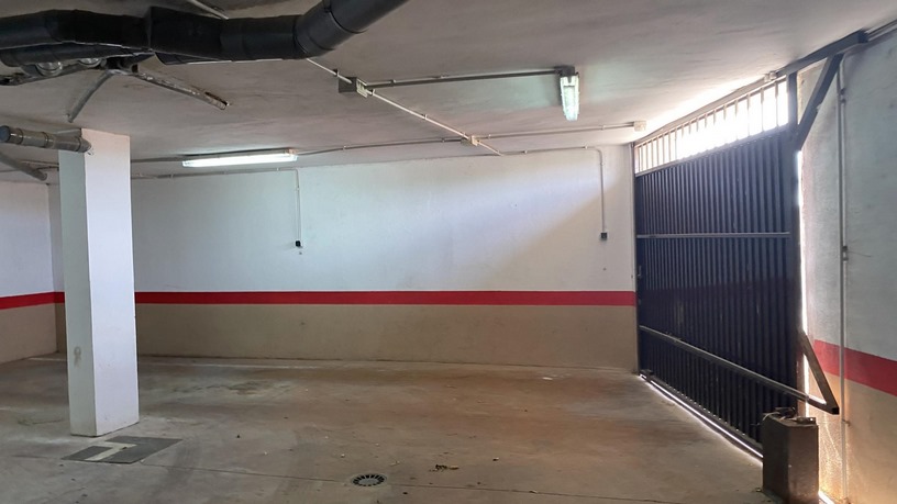 Parking space on street Cerro Alto, Borox