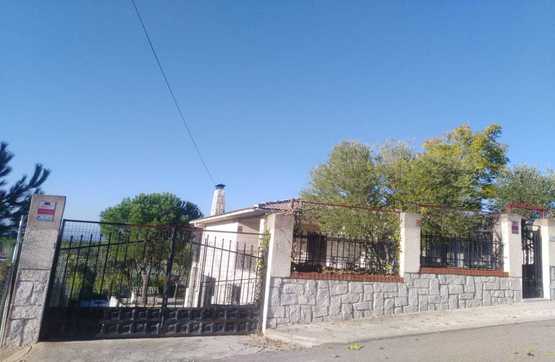 Chalet in street Mariano Benlliure -- Parcela 1.106 -, Casar De Escalona (El)