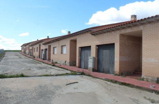 Adosado de 172m² en calle Nueva Creacion, Con Acceso Por C/ Cebolla, Erustes, Toledo