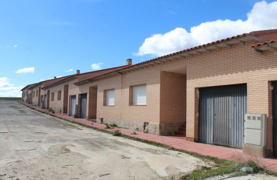 Adosado de 174m² en calle Nueva Creacion, Con Acceso Por C/ Cebolla, Erustes, Toledo