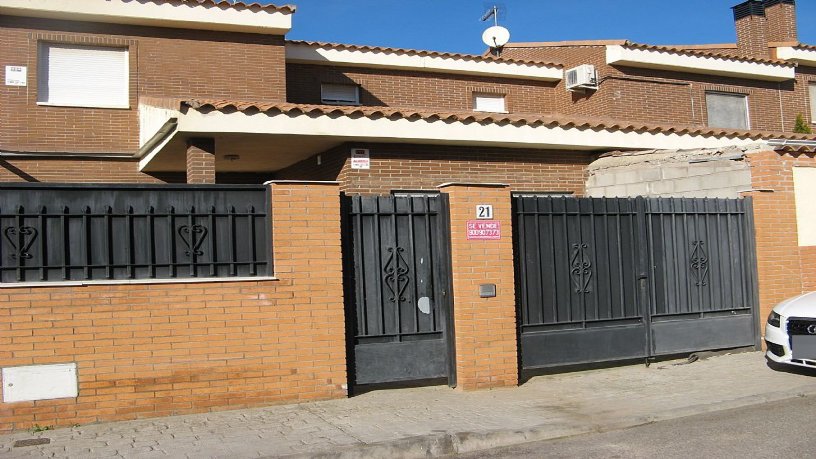 House of 131.00 m² with 3 bedrooms with 2 bathrooms  in Street Isaac Peral, Barcience