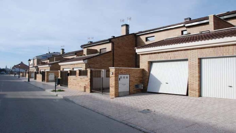 Chalet on street Humanes, Ugena