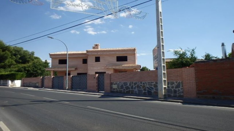 Work stopped on street Reina Sofia, Cobisa, Toledo