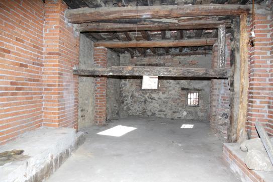 House of 251.00 m² with 3 bedrooms  with 1 bathroom  in Street Doctor Justo Revuelta (Nº Del Tasador El 7), Mombeltrán