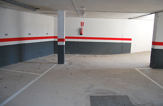 Parking space  on street Martires, Sotillo De La Adrada