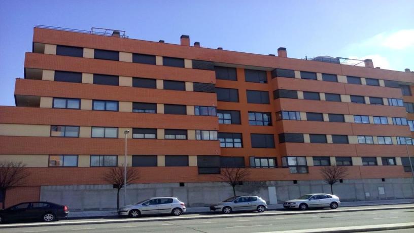 Piso de 77m² en calle Derechos Humanos, Ávila