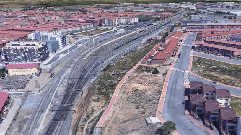 Terrain urbain de 2078m² dans rue Irlanda, Ávila