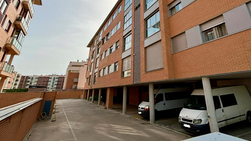 Plaza de garaje en calle Calendula, Ávila