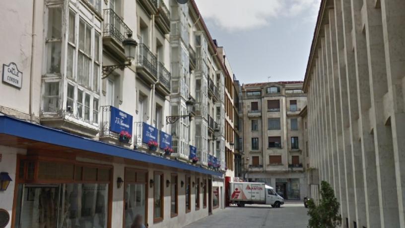 Plaza de garaje de 32m² en calle Cordon, Burgos