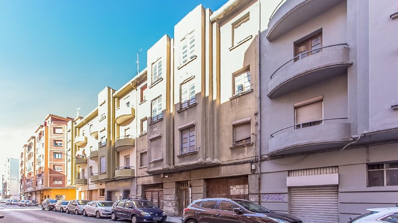 Adosado de 184m² en calle Perez Galdos, Miranda De Ebro, Burgos