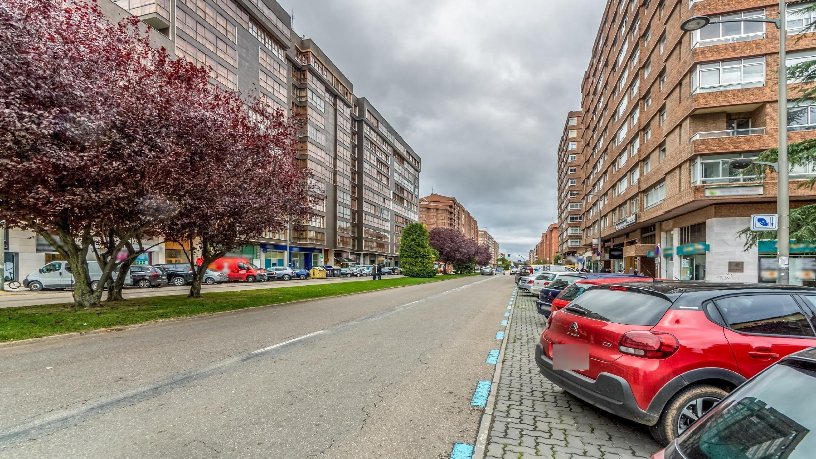 Piso de 339m² en avenida La Paz 1, Burgos