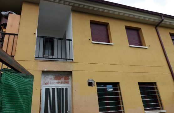 Adosado de 92m² en calle La Edrada, Cacabelos, León