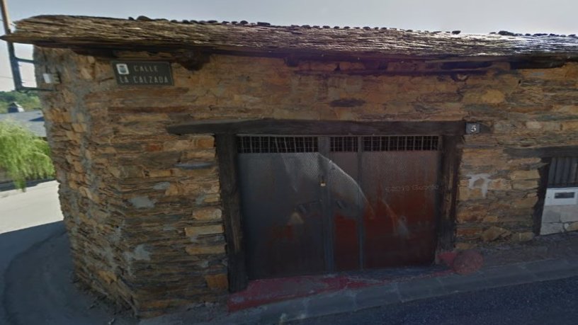 Maison de 100m² dans rue Calzada, Vega De Espinareda, León