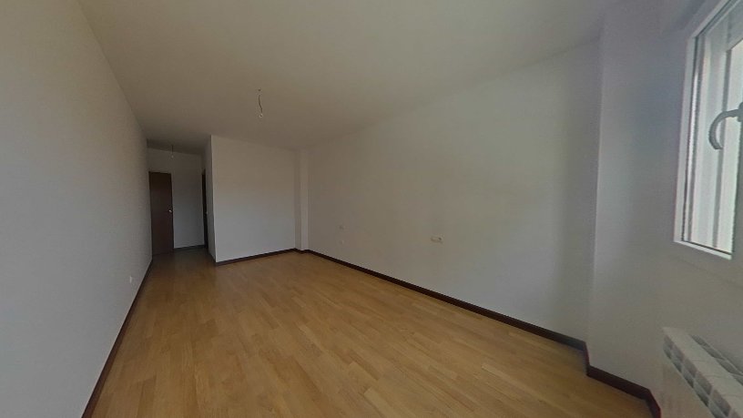 Piso de 105m² en calle Academico Garcia Morejon, Valencia De Don Juan, León