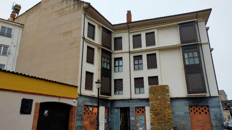 Plaza de garaje de 10m² en calle Independencia, León