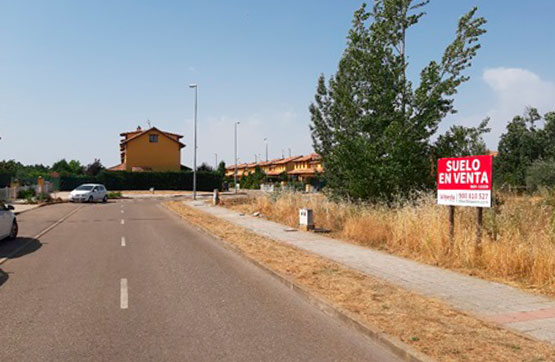 Suelo urbano de 691m² en calle V5-pp El Cueto, 901 Unif Y Pq De Campo De Golf, Valverde De La Virgen, León