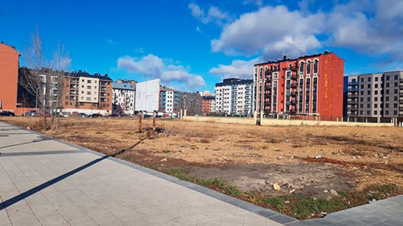 1209m² Urban ground on sector La Lastra, Parcela R8.3, León