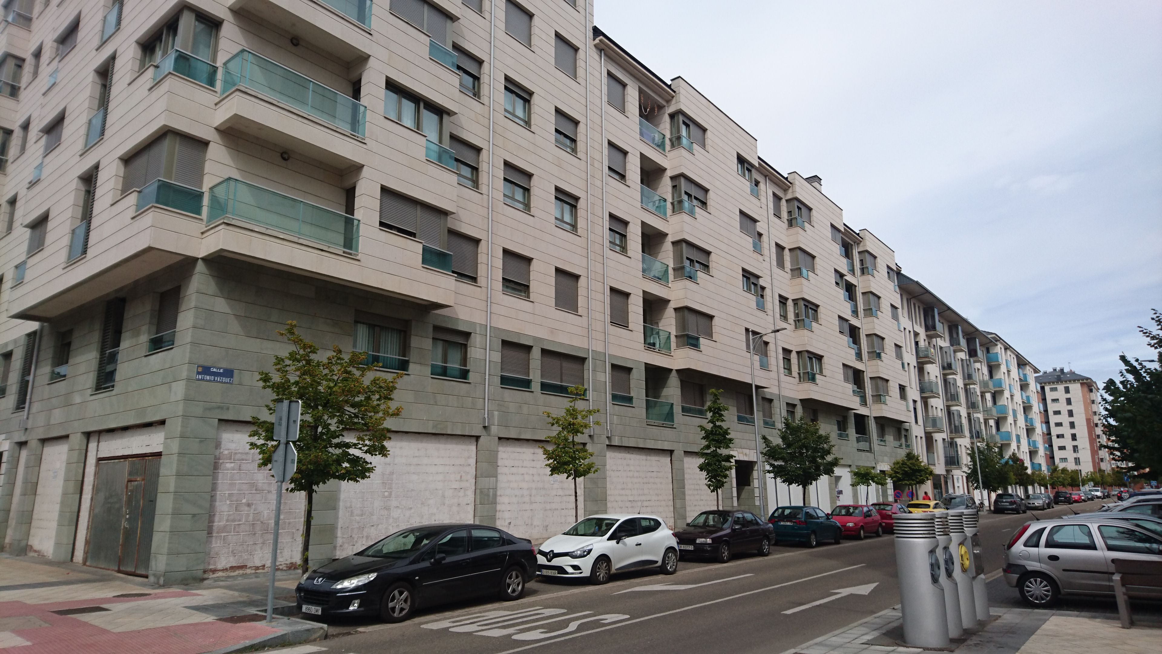 Commercial premises  on avenue Jose Aguado, León