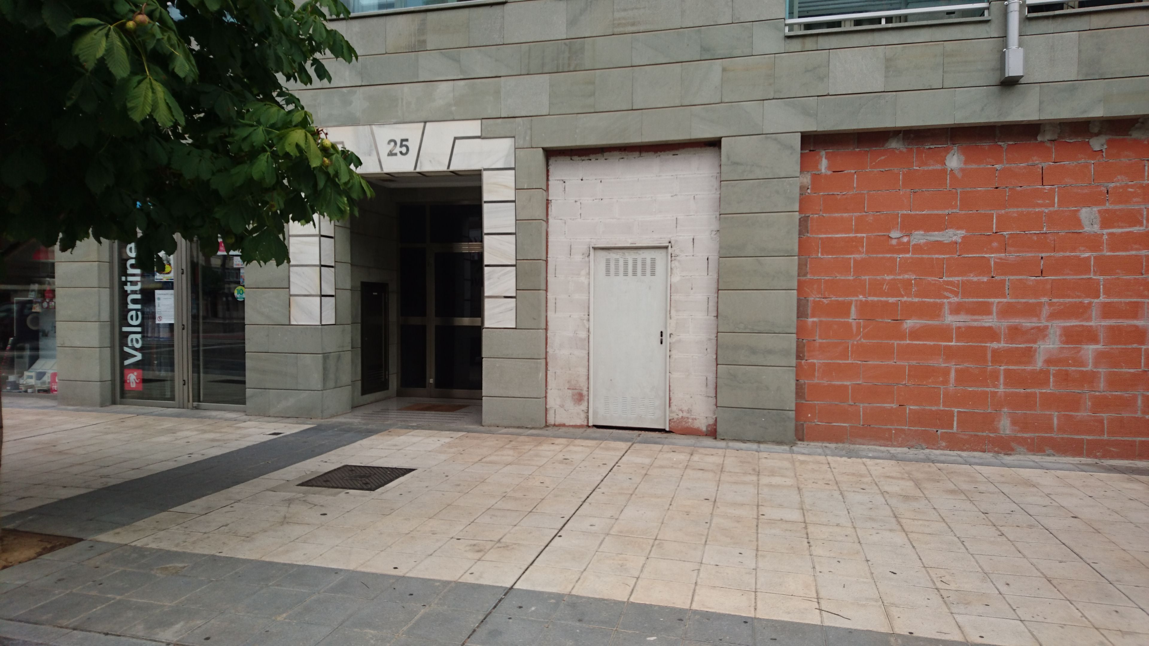 Local comercial de 173m² en avenida Jose Aguado, León