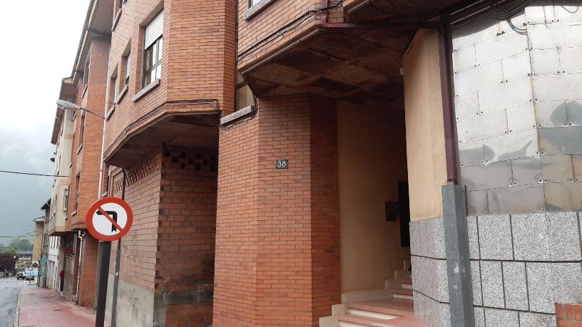 Local comercial de 142m² en calle Garcia Buelta, Villablino, León