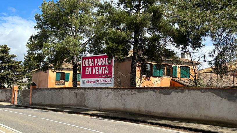 Obra parada en calle Real (Campo Y Santibañez), Cuadros, León