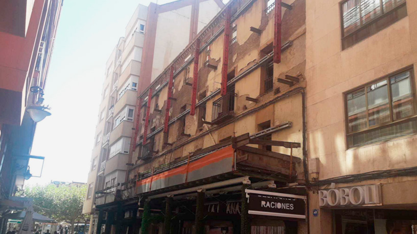 Travail arrêté dans rue Capitán Cortés, León