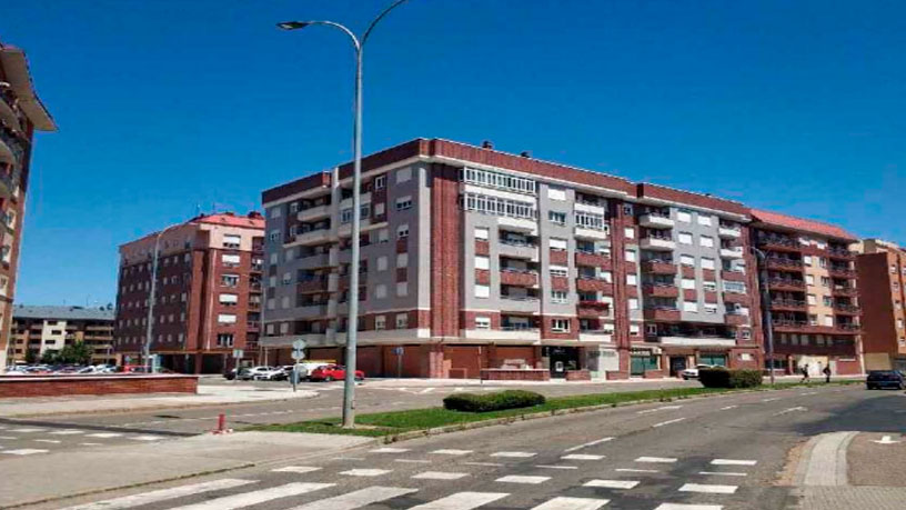 Plaza de garaje de 9m² en calle El Escobar, León