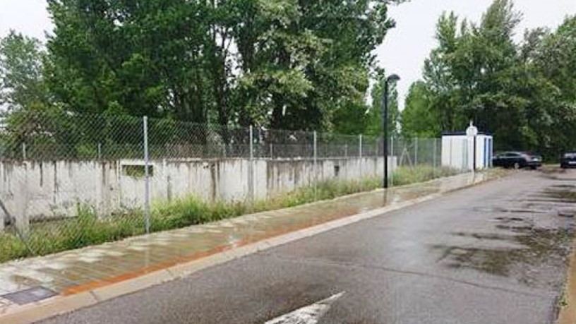 Obra parada  en calle Peñarrubia, Villamuriel De Cerrato