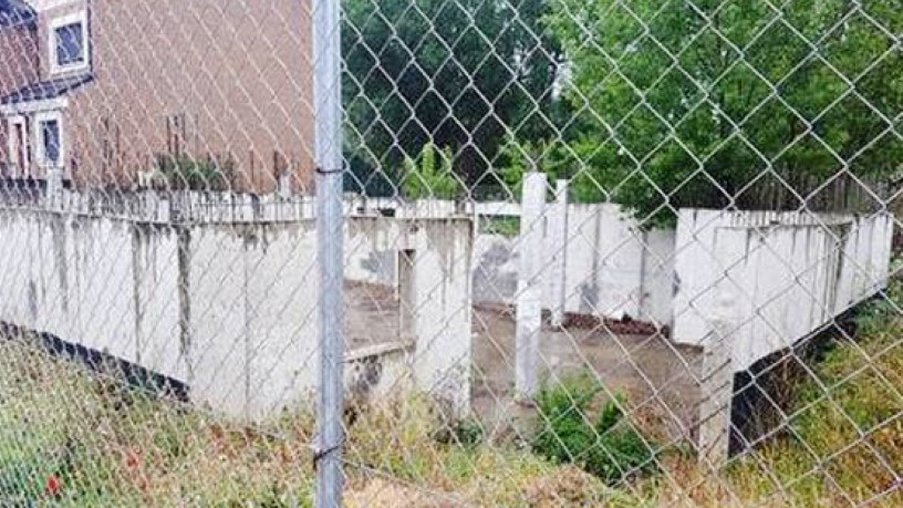 Obra parada  en calle Peñarrubia, Villamuriel De Cerrato