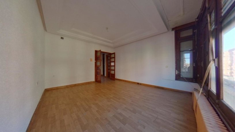 200m² Flat on avenue Santander, Palencia