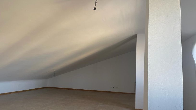 Obra parada en avenida Avenida Primero De Junio, Venta De Baños, Palencia