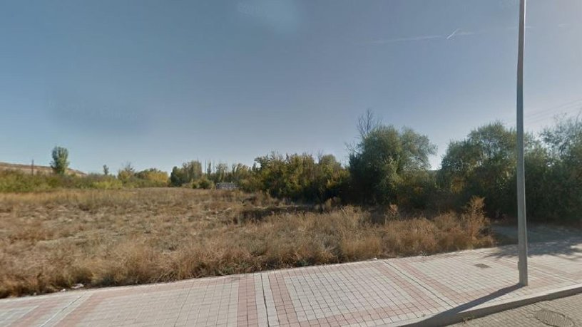 Suelo urbanizable de 702m² en calle Area, Palencia