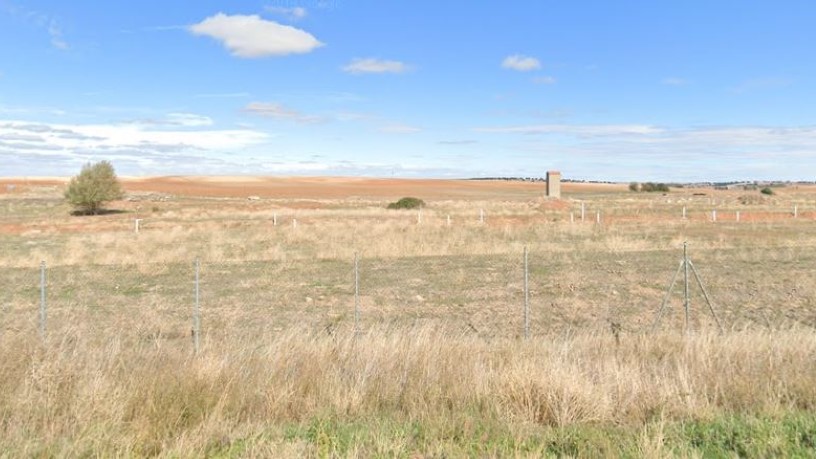 Developable land on sector Ur, Parada De Arriba
