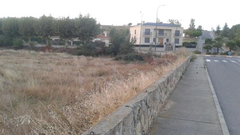 Terrain urbain de 8300m² dans avenue Sn, Villamayor, Salamanca