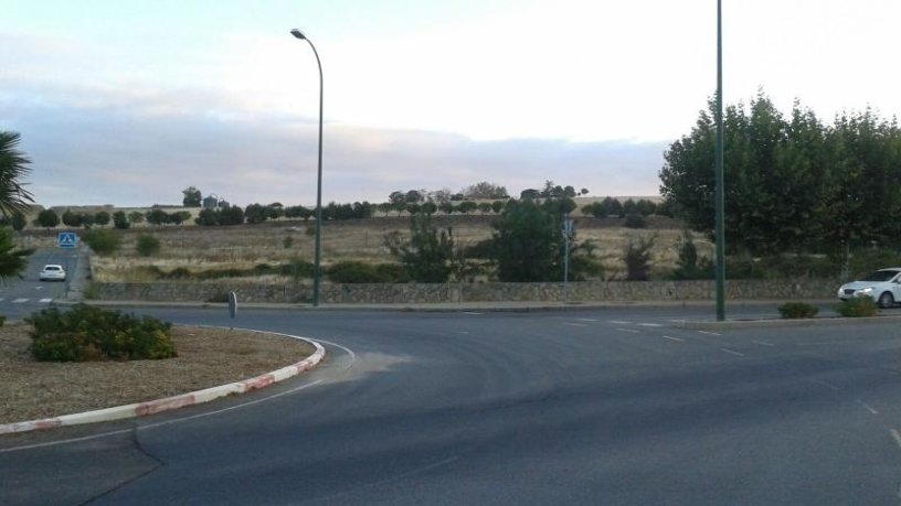 Terrain urbain de 8300m² dans avenue Sn, Villamayor, Salamanca