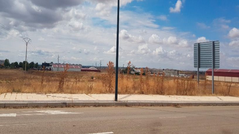 Suelo urbanizable de 726m² en  Area De Actividad Canal De Castilla   -, Cigales, Valladolid