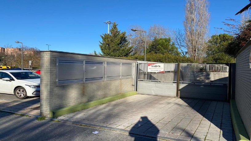 Plaza de garaje de 30m² en calle Lagar De Ciego, Valladolid