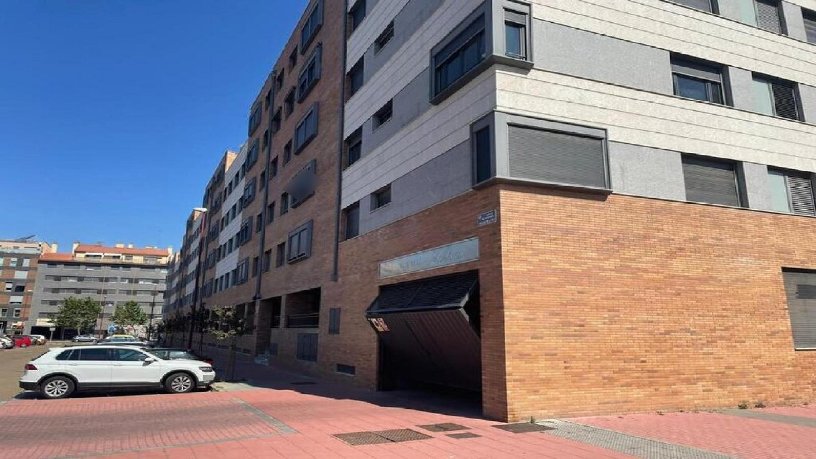 Place de stationnement de 10m² dans rue M.san Juan De La Peña, Valladolid