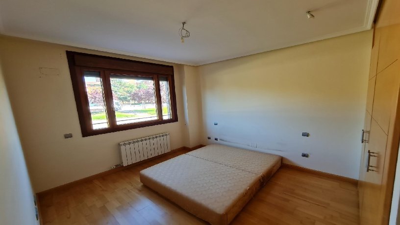 133m² Flat on street Monasterio De San Juan De La Peña 8, Valladolid