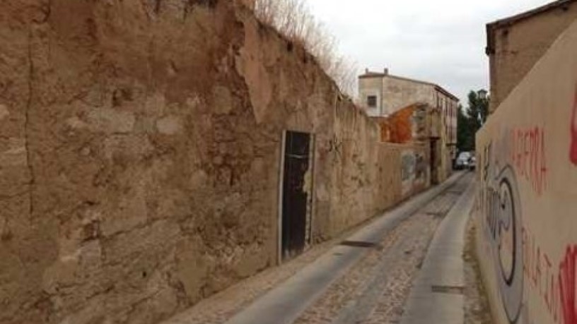 Terrain urbain de 1558m² dans rue Zapateria, Zamora