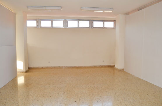 Local comercial de 315m² en plaza San Francisco, Benavente, Zamora