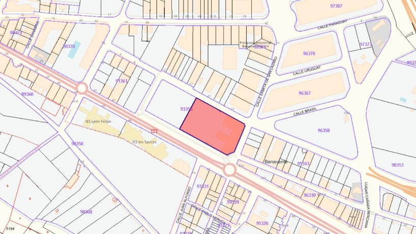 Suelo urbano de 7449m² en avenida Federico Silva Muñoz, Benavente, Zamora