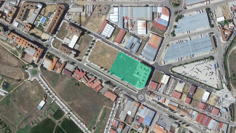 Terrain urbain de 7449m² dans avenue Federico Silva Muñoz, Benavente, Zamora