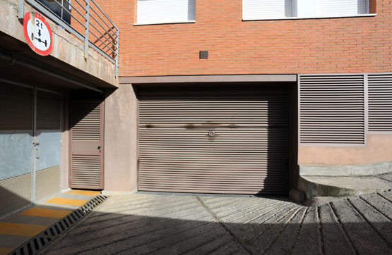 Parking space on street Pla Dels Amtllers, Manresa