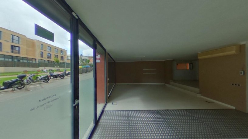 Local comercial de 195m² en calle Duquessa D'orleans, Barcelona